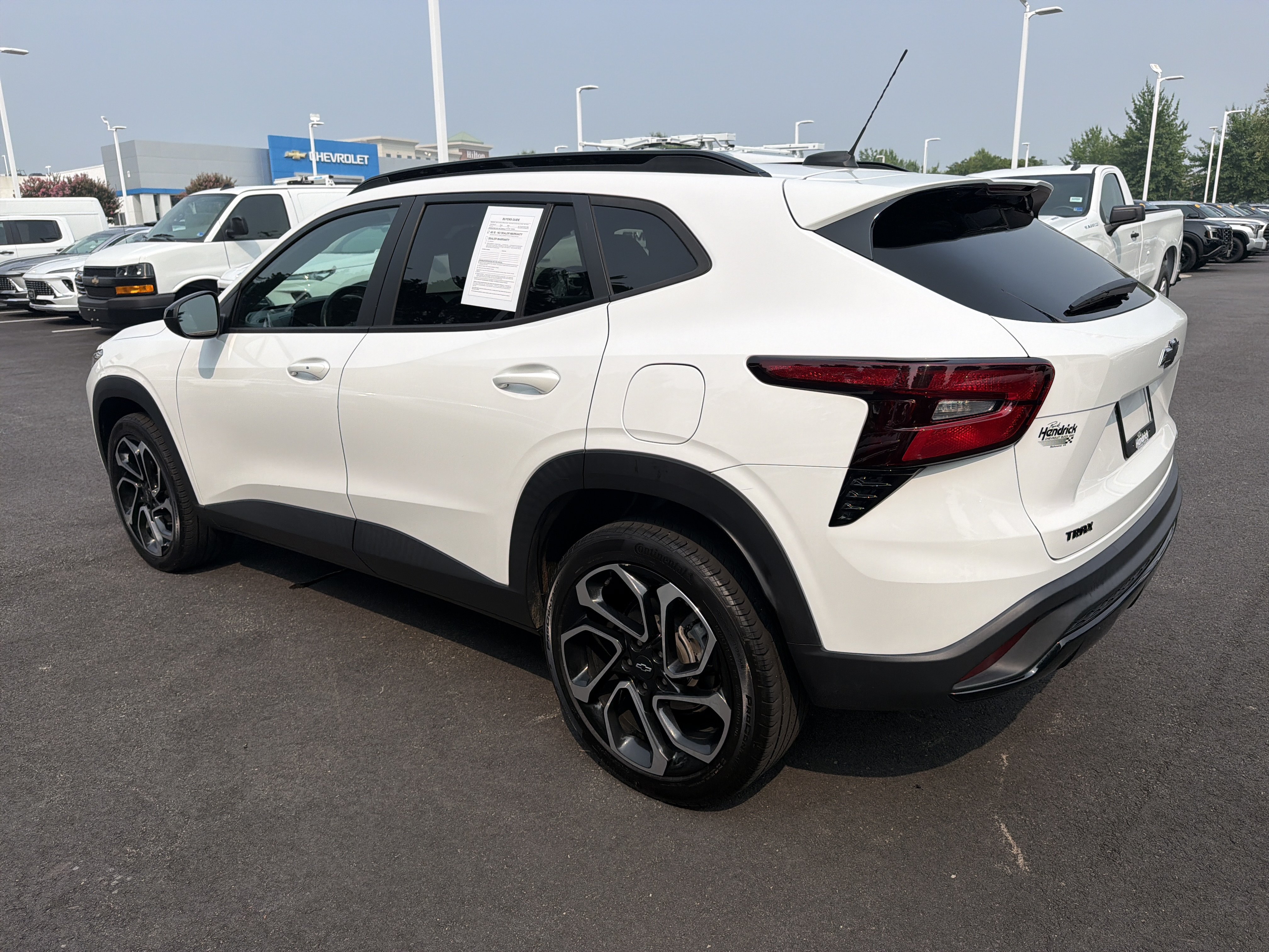 Used 2024 Chevrolet Trax RS FWD image 8