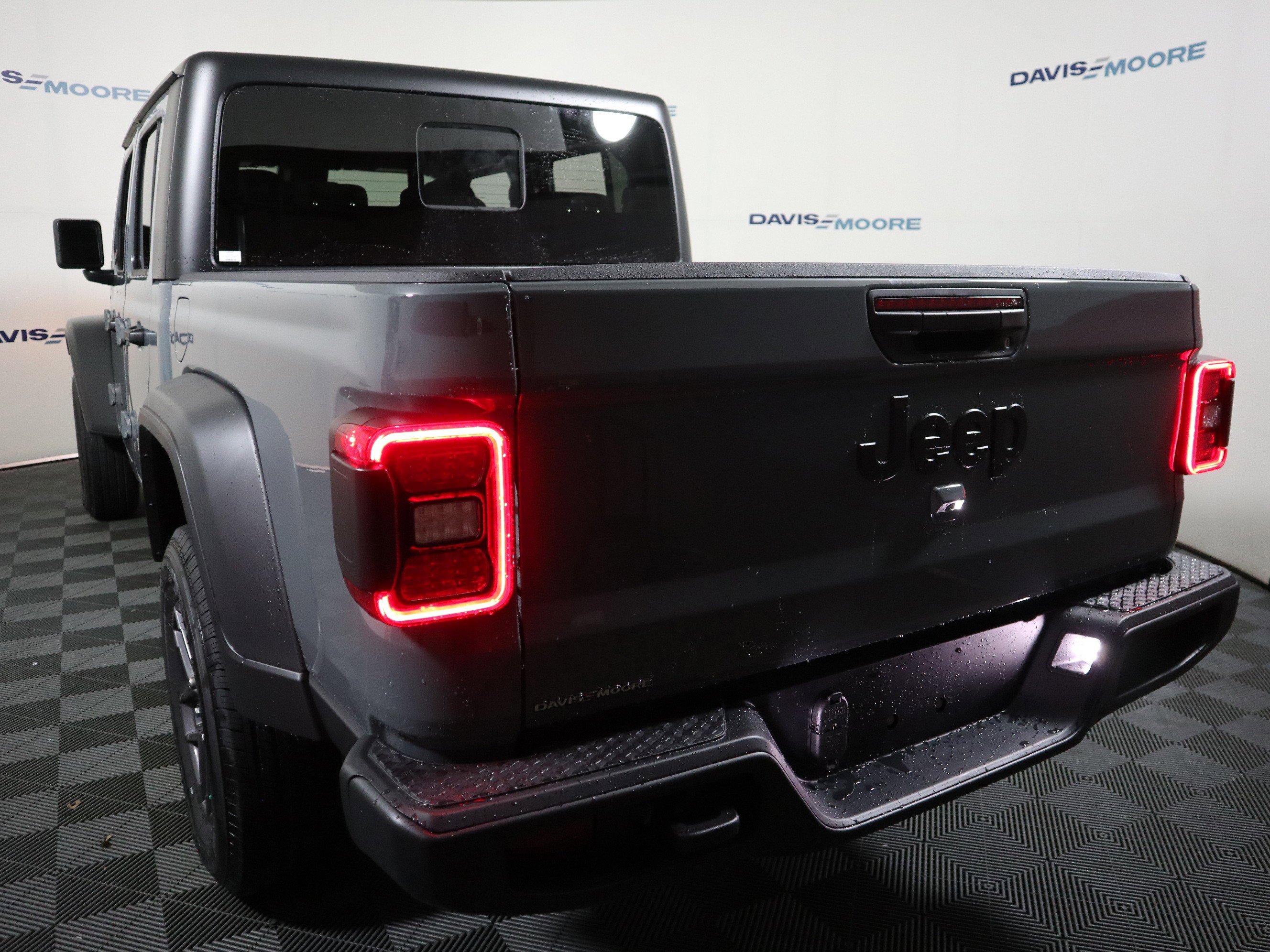 New 2025 Jeep Gladiator Sport AWD/4WD image 9