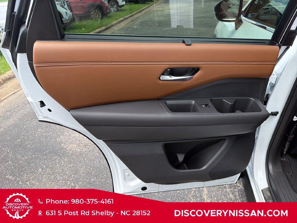 New 2026 Nissan Pathfinder Platinum w/ Lighting Package AWD/4WD image 28