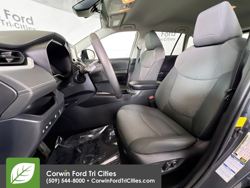 Used 2020 Toyota RAV4 XLE w/ XLE Grade Weather Package AWD/4WD image 24