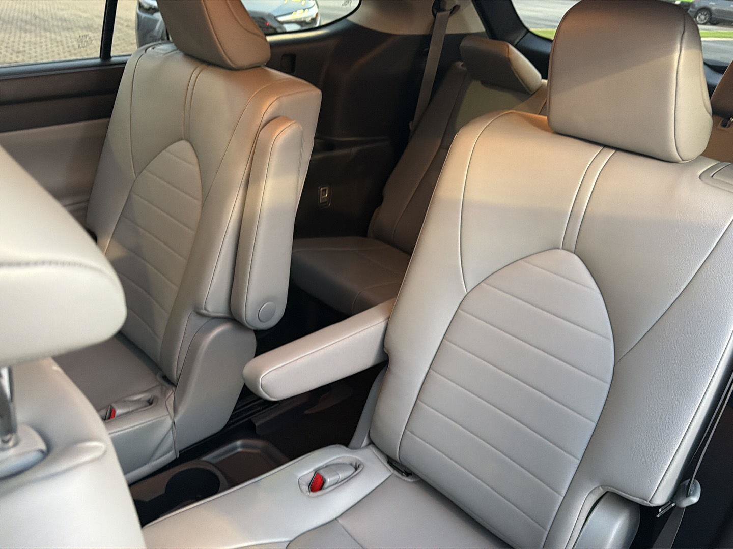 Certified 2023 Toyota Highlander XLE FWD image 32