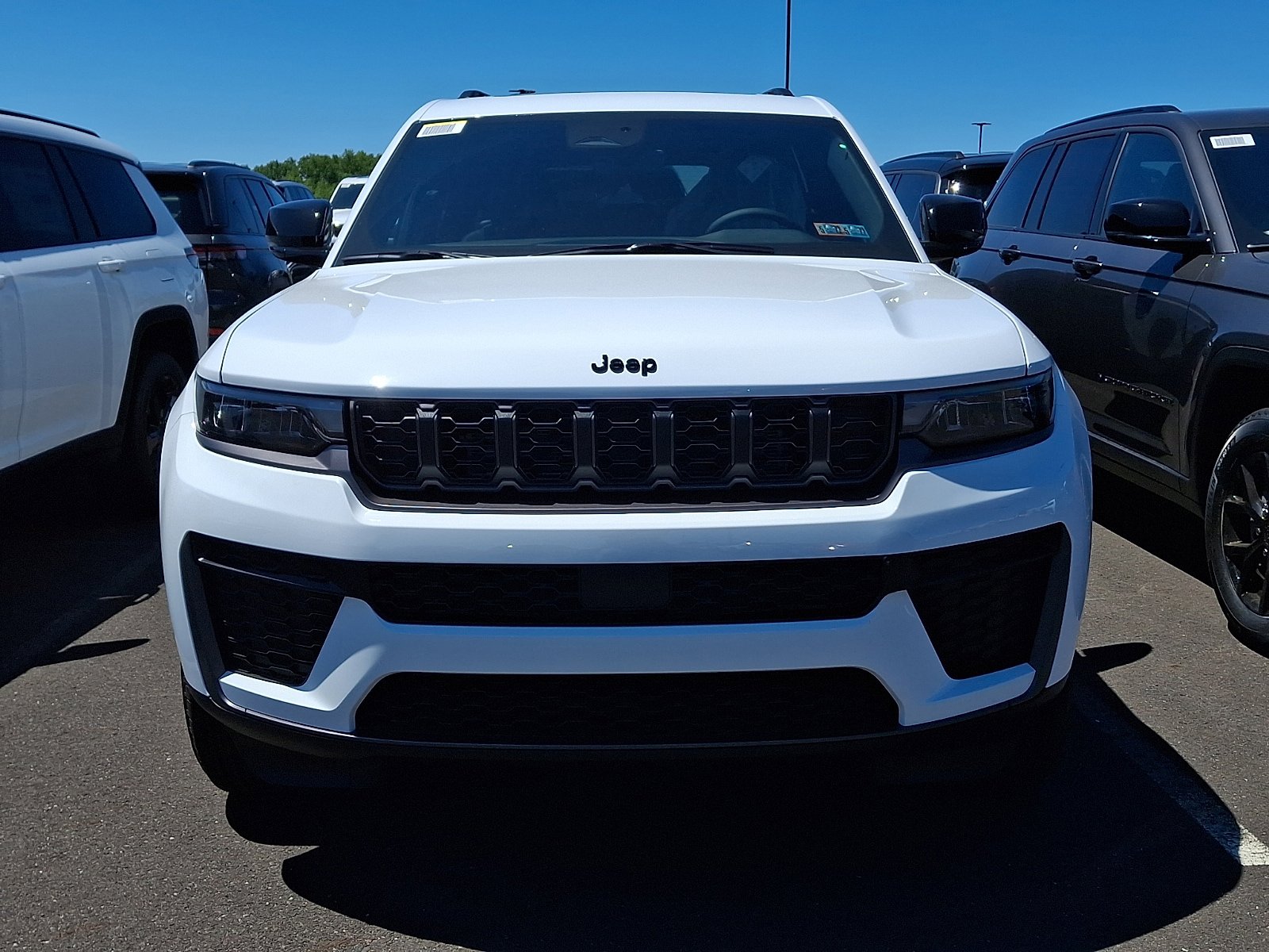 New 2026 Jeep Grand Cherokee L 4WD image 2