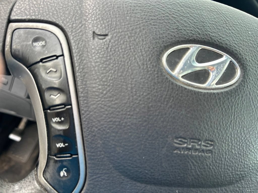 Used 2011 Hyundai Santa Fe GLS FWD image 23