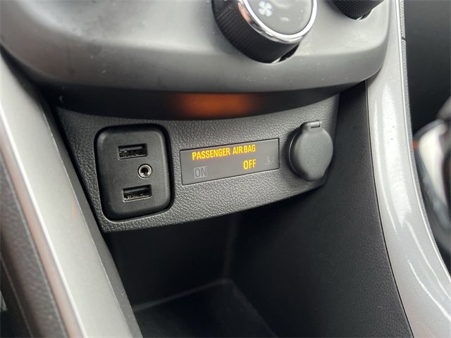 Used 2022 Chevrolet Trax LT w/ LT Convenience Package image 32