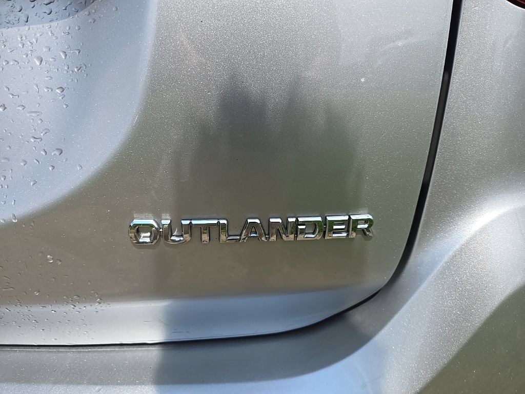 Used 2019 Mitsubishi Outlander ES FWD image 6