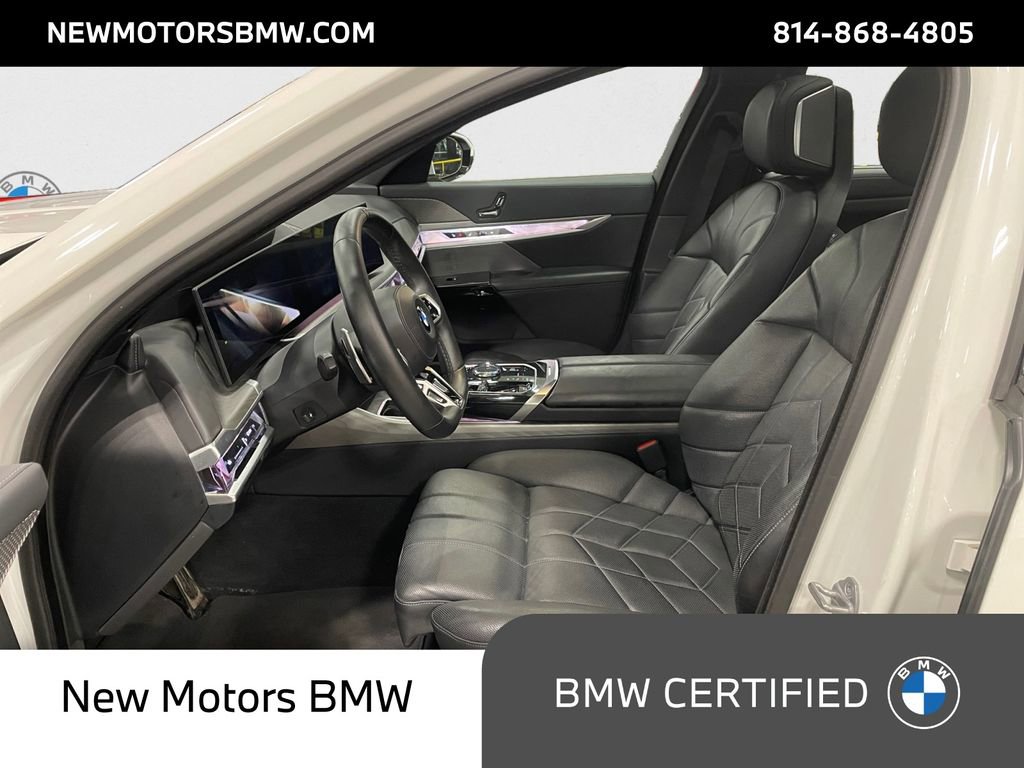 Used 2023 BMW 760i xDrive image 9