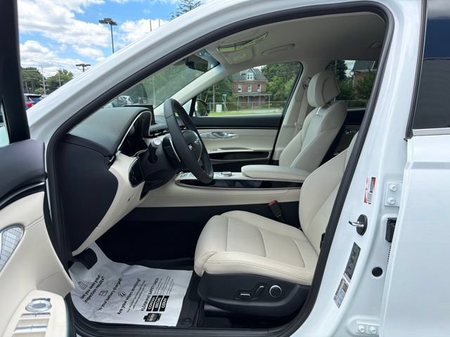 Used 2024 Genesis GV70 2.5T w/ Cargo Package AWD/4WD image 13