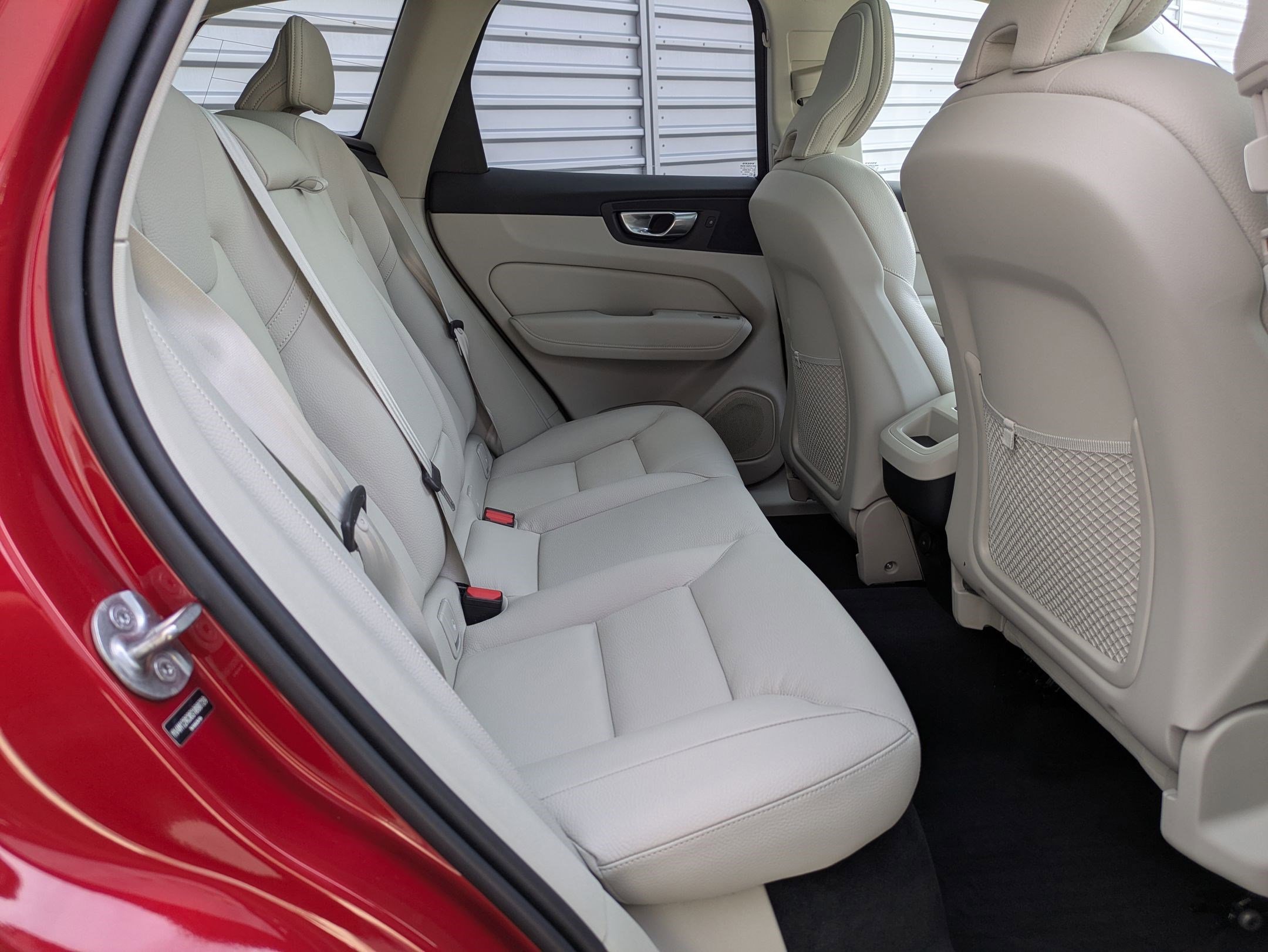 Used 2025 Volvo XC60 B5 Plus w/ Protection Package Premier image 30