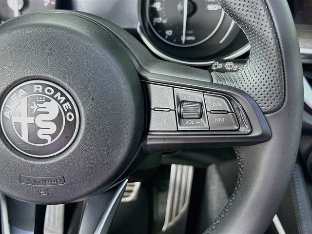 Used 2023 Alfa Romeo Stelvio Ti AWD/4WD image 23