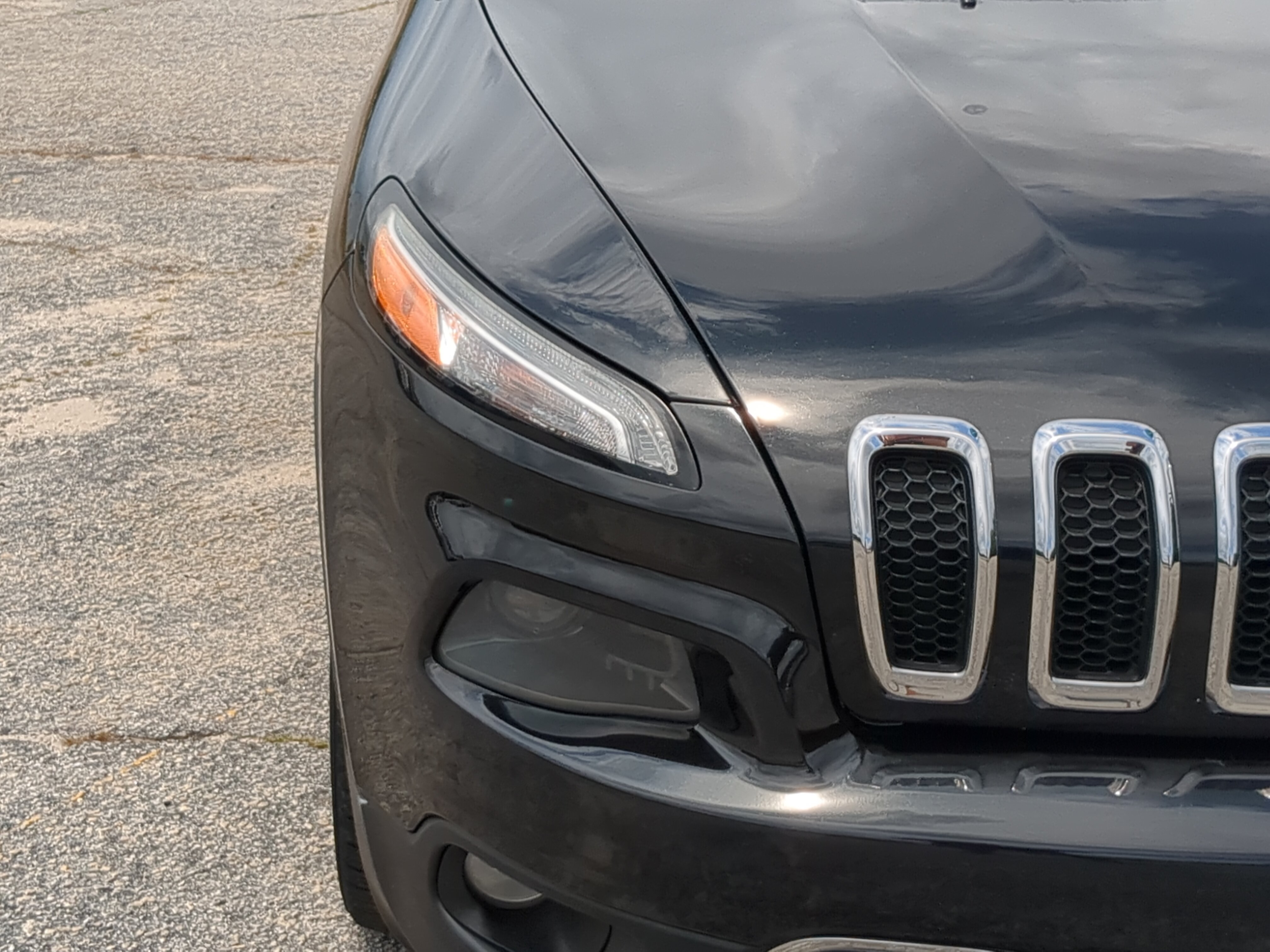 Used 2015 Jeep Cherokee Limited FWD image 8