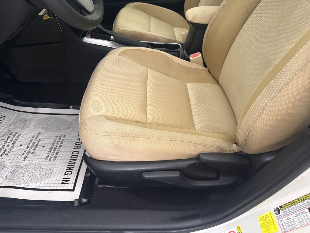 Used 2017 Toyota Corolla LE FWD image 28