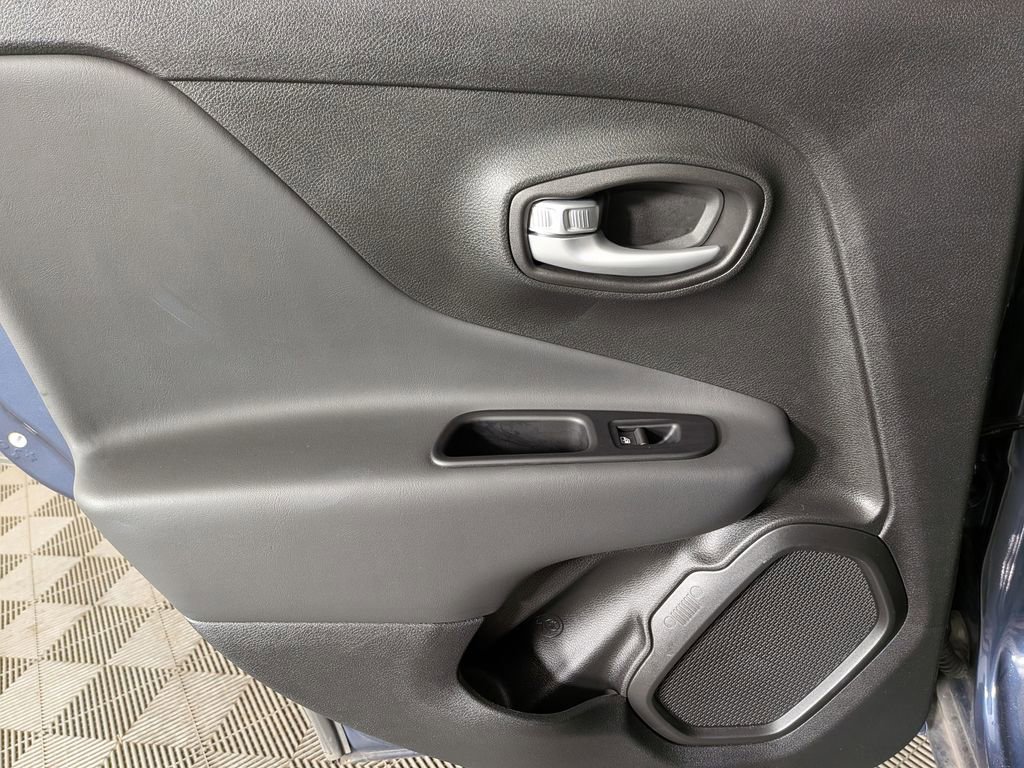 Certified 2023 Jeep Renegade Trailhawk w/ Trailhawk Elite Group image 33