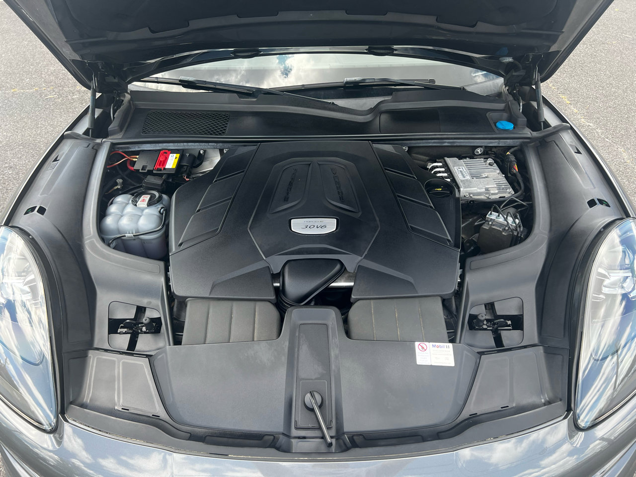 Used 2021 Porsche Cayenne image 22