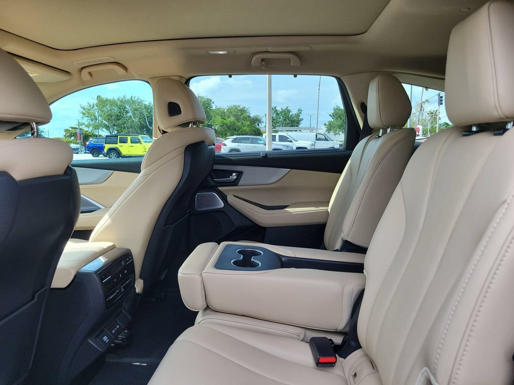 Used 2025 Acura MDX SH-AWD w/ Technology Package image 17