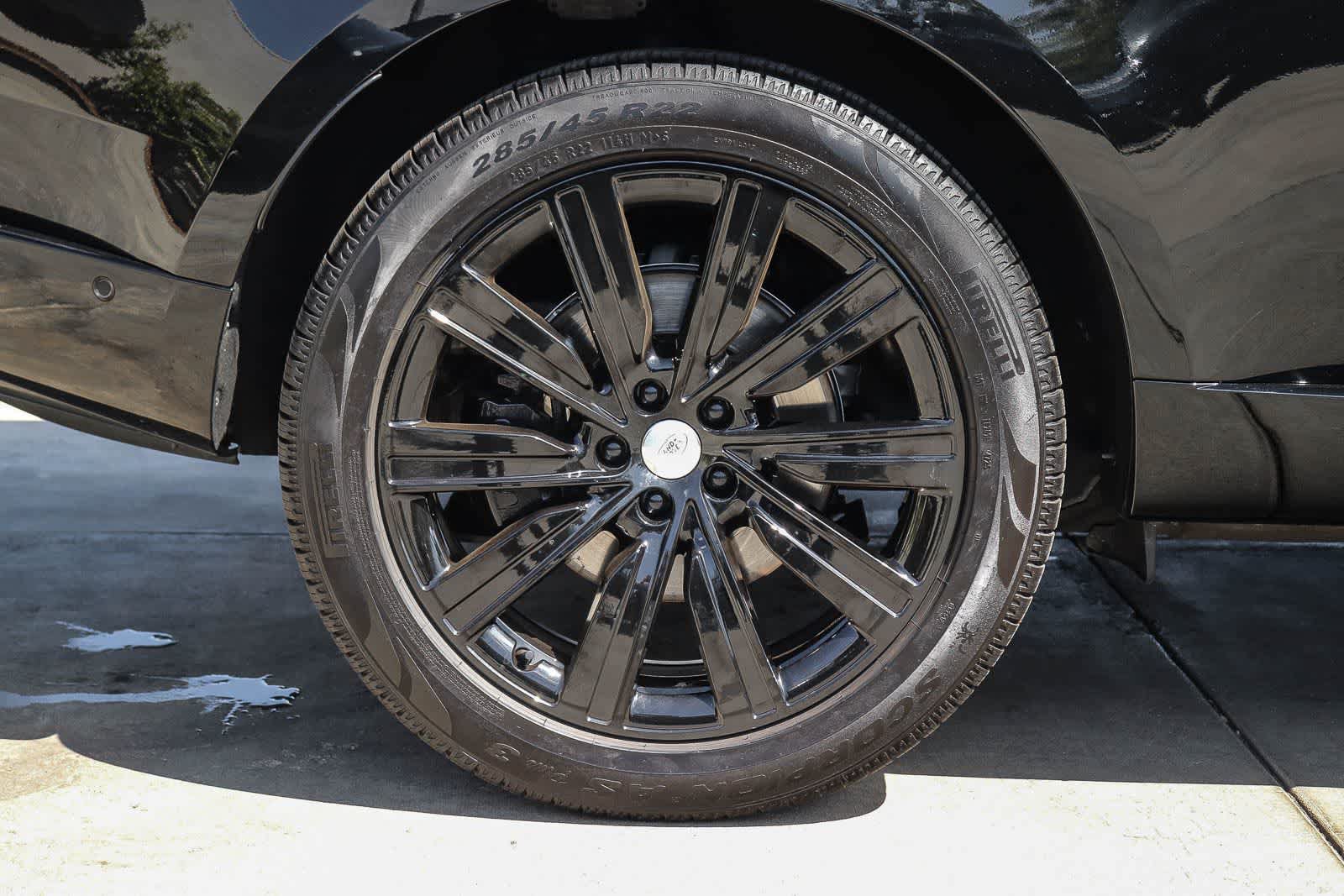 Used 2025 Land Rover Range Rover SE AWD/4WD image 6