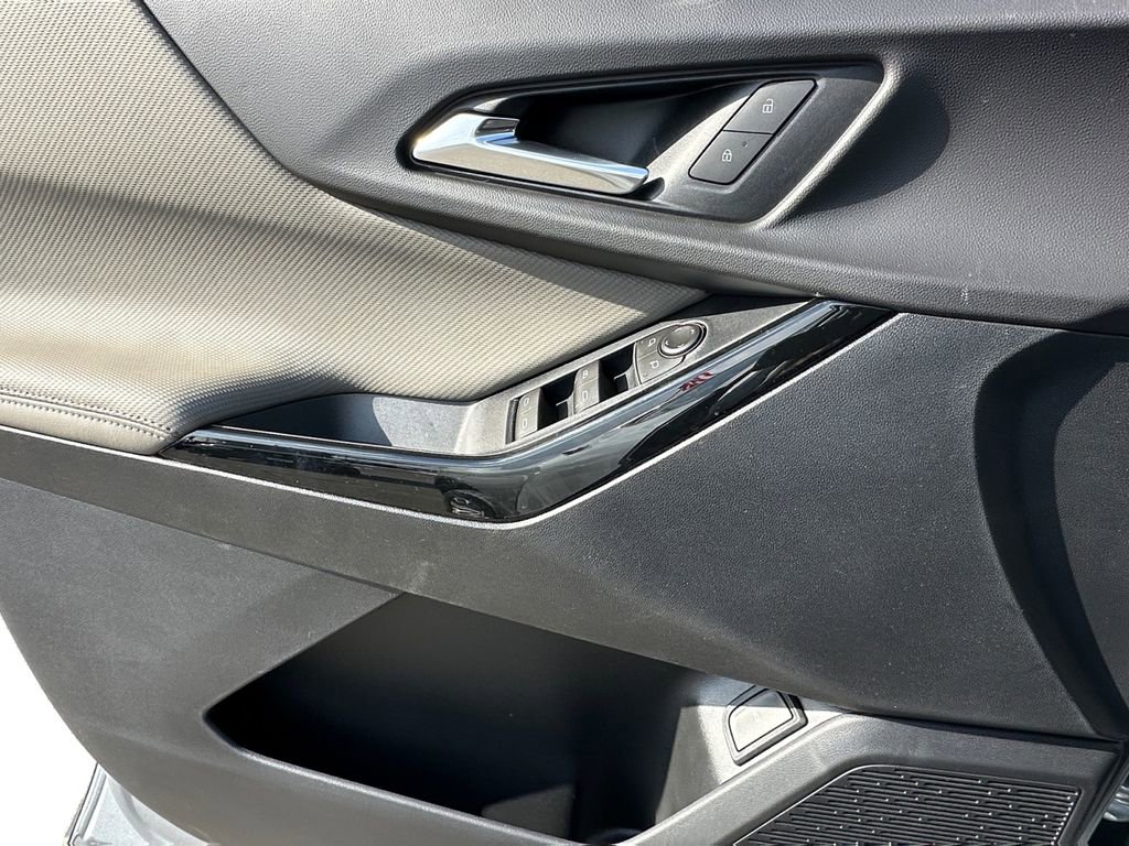 New 2026 Chevrolet Equinox LT w/ Convenience Package II image 11
