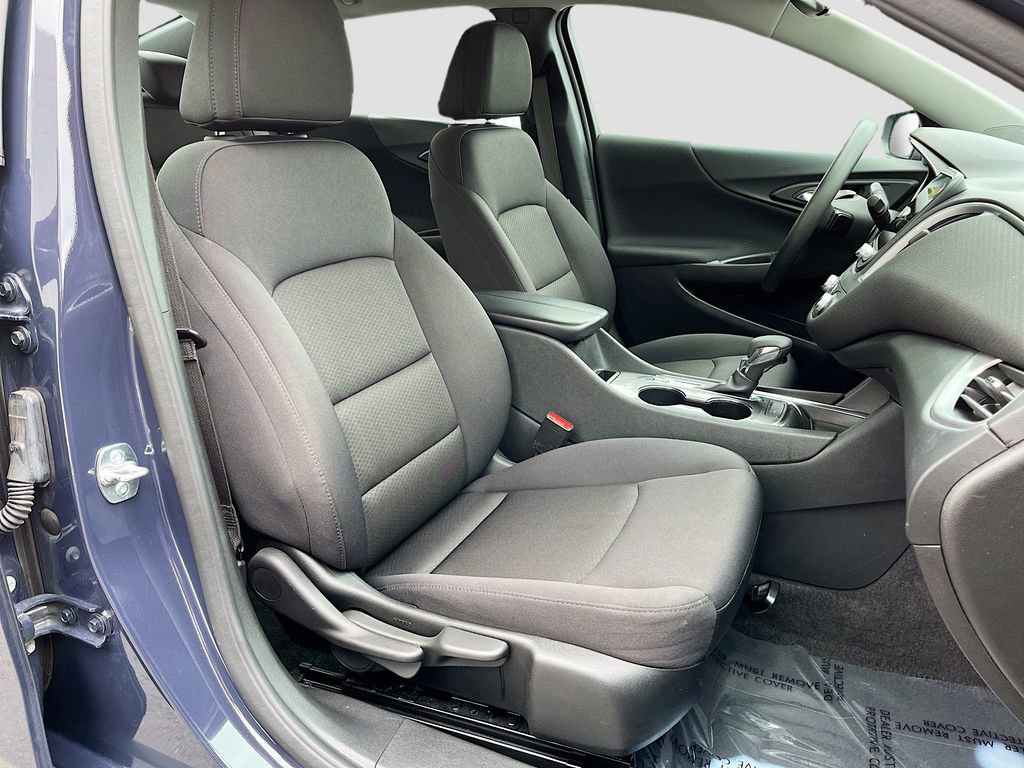 Used 2025 Chevrolet Malibu LT FWD image 32