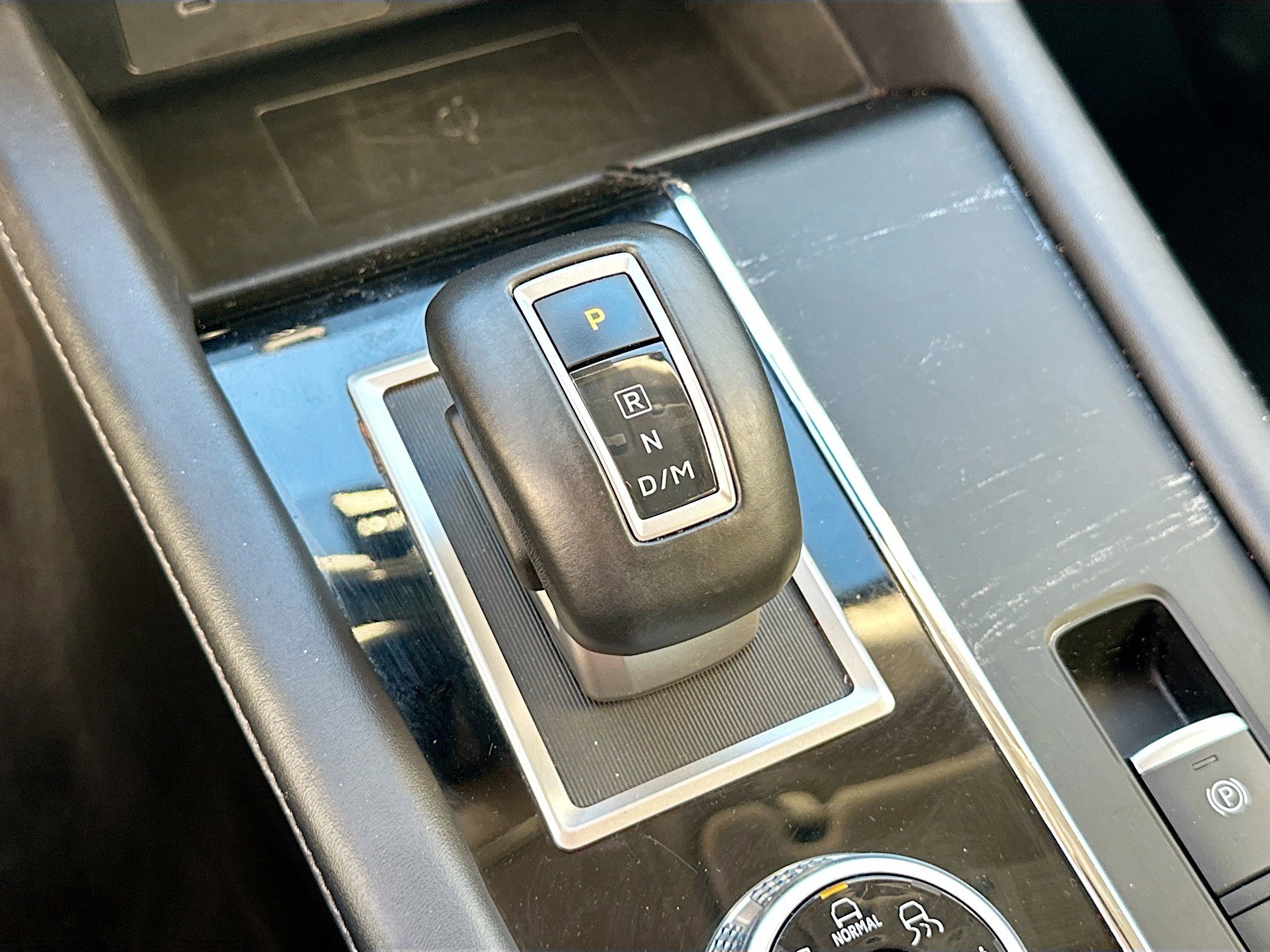 Used 2024 Mitsubishi Outlander SE Black Edition image 24