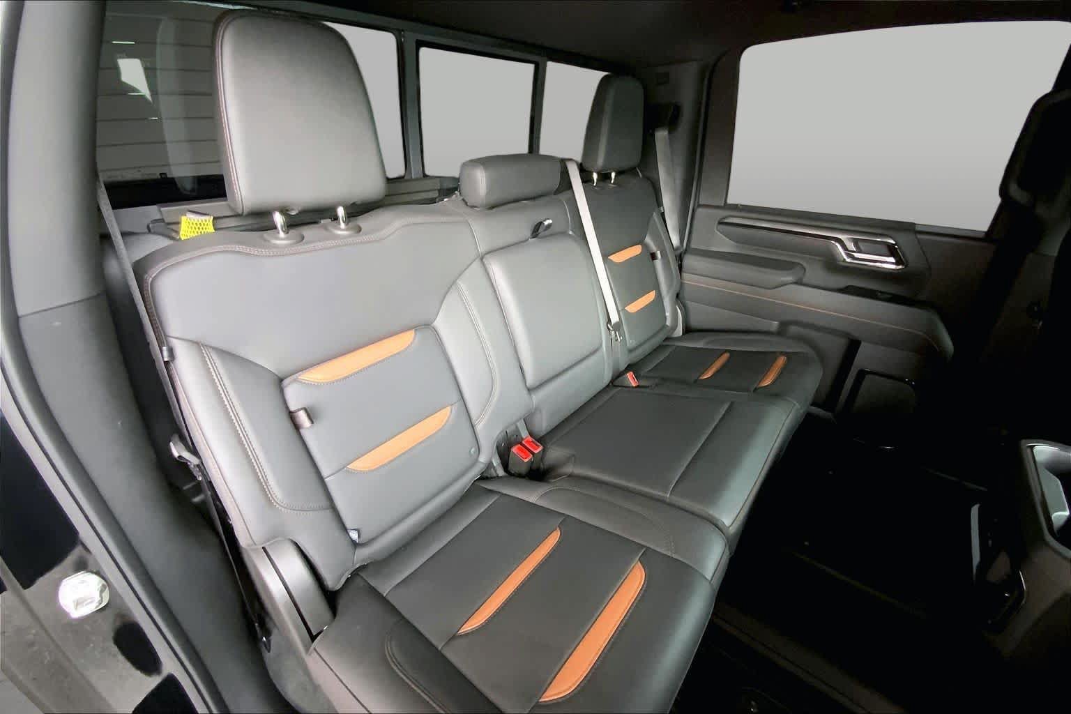 Used 2025 GMC Sierra 2500 AT4 w/ AT4 Premium Plus Package AWD/4WD image 20
