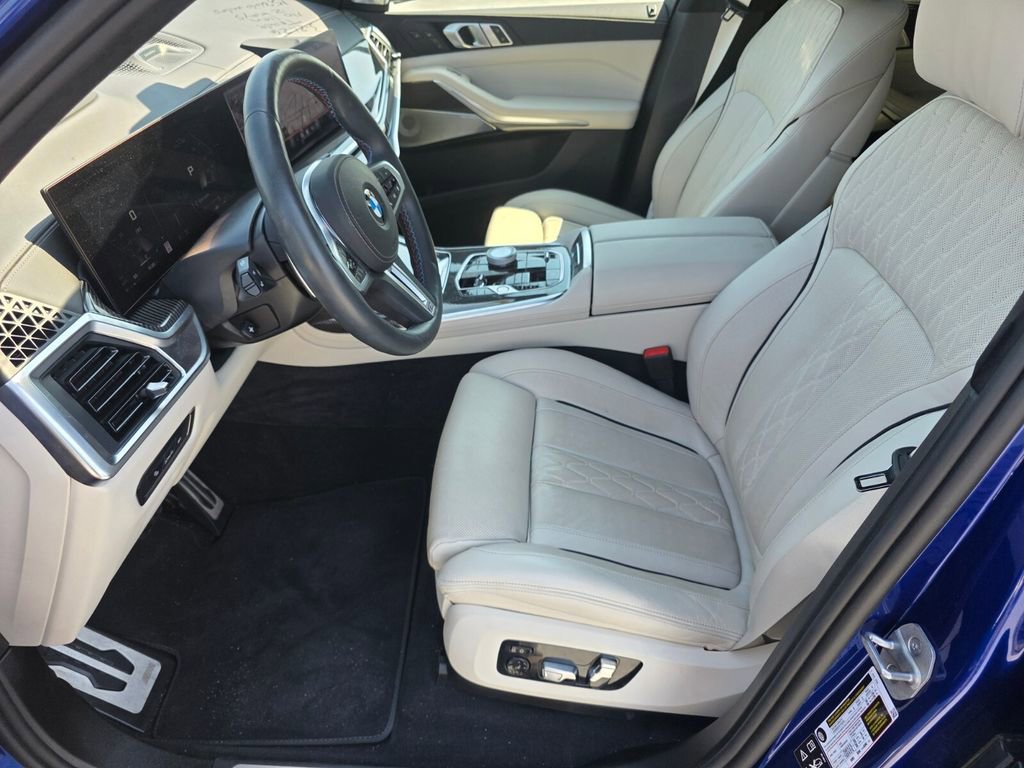 Certified 2025 BMW X7 M60i image 9