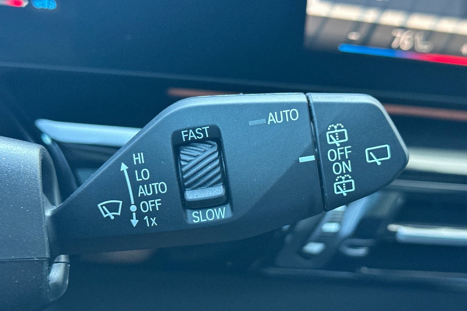 Used 2025 BMW X1 xDrive28i w/ Technology Package image 34