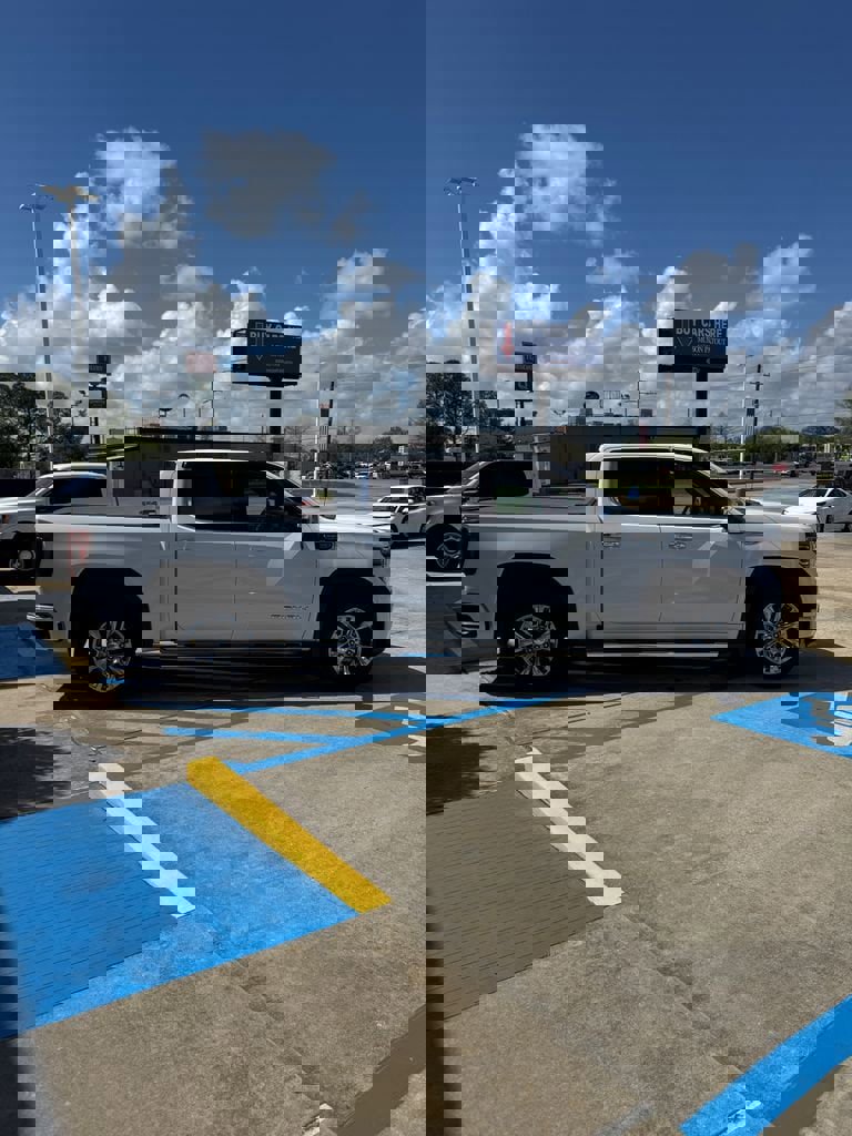 Used 2022 GMC Sierra 1500 Denali image 4