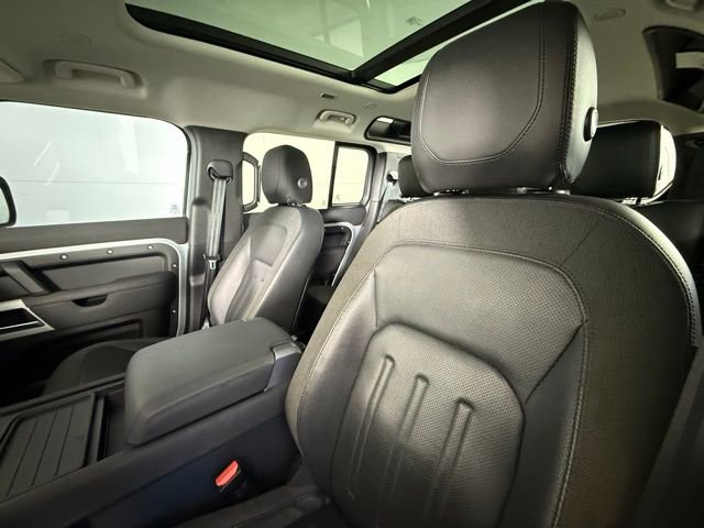 Used 2020 Land Rover Defender 110 SE image 10