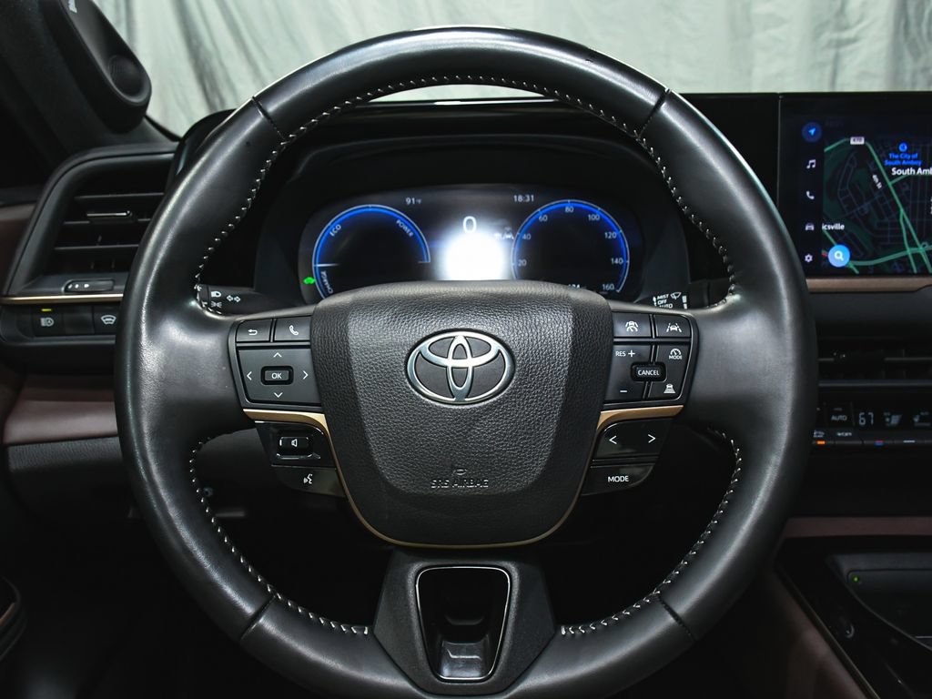 Used 2024 Toyota Crown AWD/4WD image 33