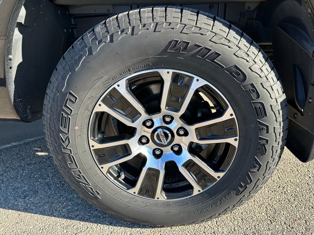 Used 2020 Nissan Titan SV w/ SV Convenience Package image 7