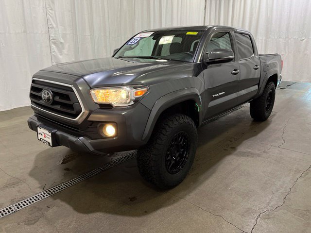 Used 2022 Toyota Tacoma SR5 w/ Technology Package AWD/4WD image 9