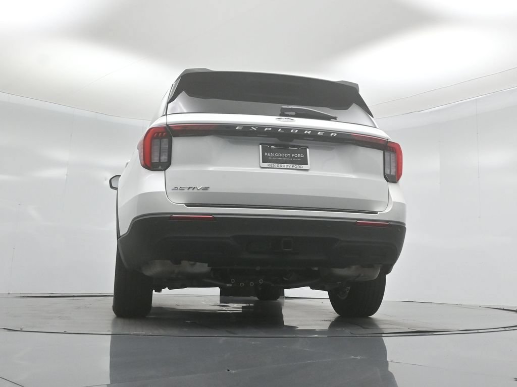 Certified 2025 Ford Explorer Active RWD image 51