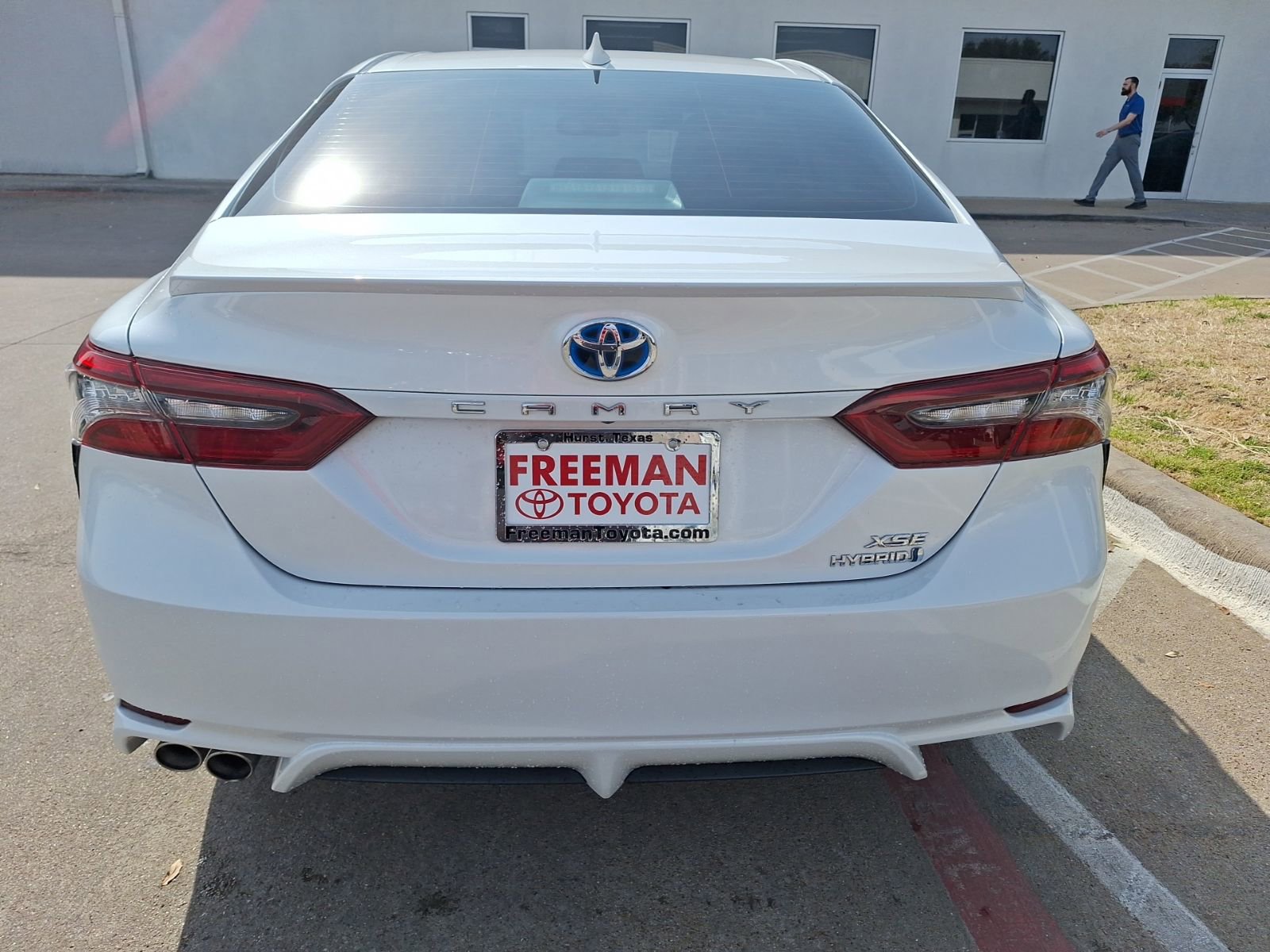 Used 2021 Toyota Camry XSE w/ Cold Weather Package image 5