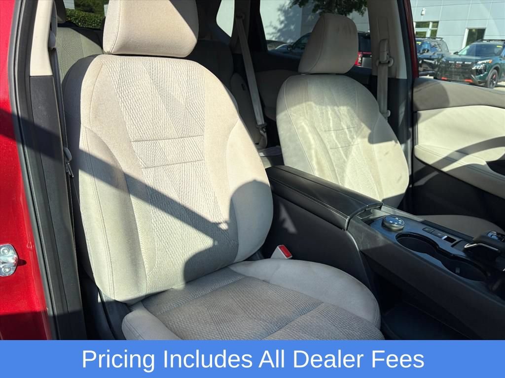 Certified 2025 Nissan Rogue SV AWD/4WD image 19
