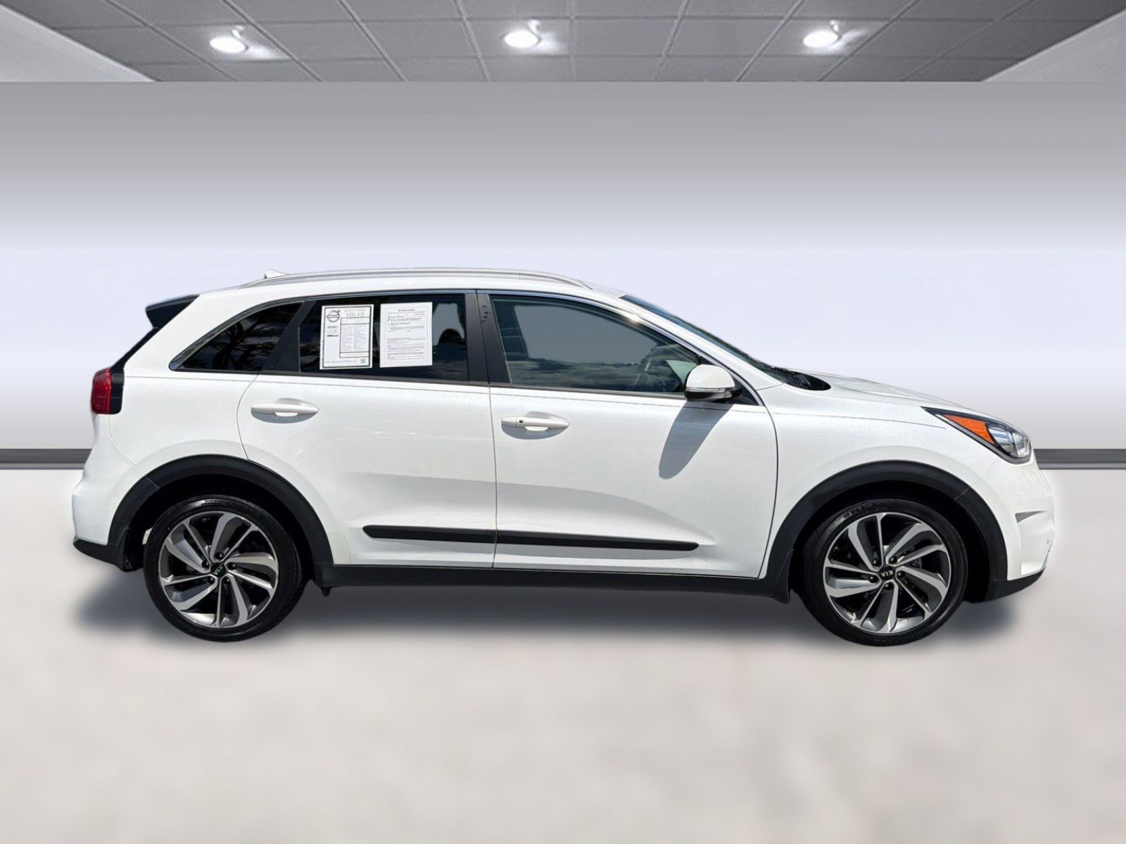 Used 2018 Kia Niro Touring FWD image 8