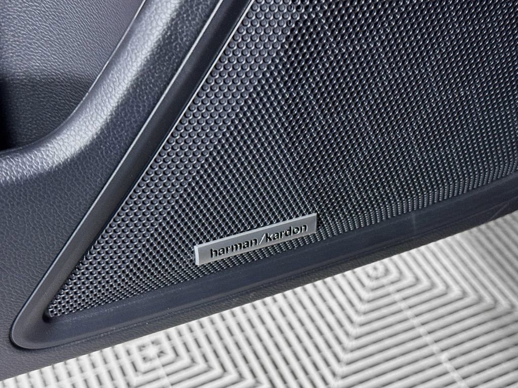 Used 2025 Subaru Outback Limited AWD/4WD image 18