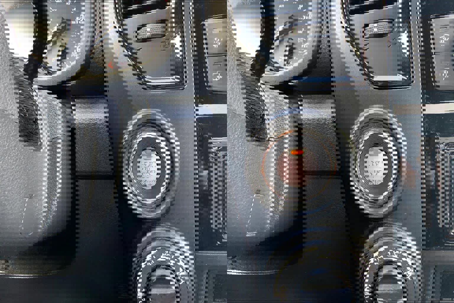 Used 2022 Nissan Titan PRO-4X w/ Pro-4x Convenience Package image 36