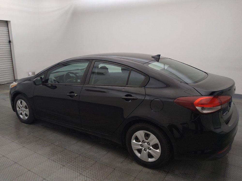 Used 2017 Kia Forte LX FWD image 3