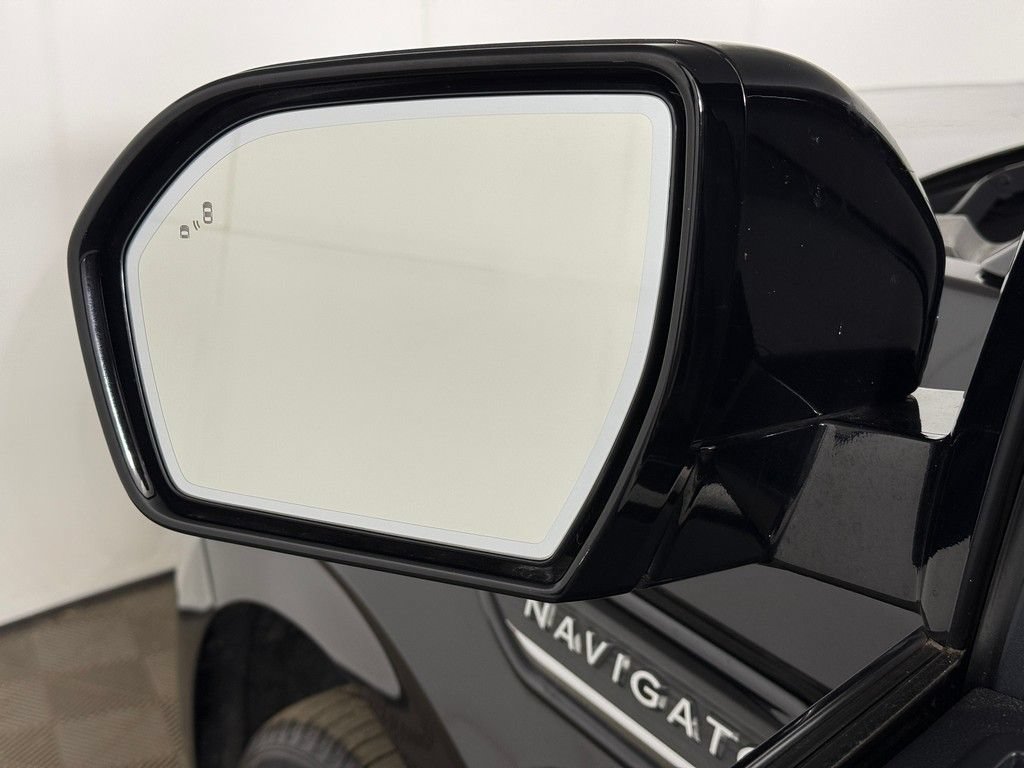 Used 2024 Lincoln Navigator L 4WD image 37