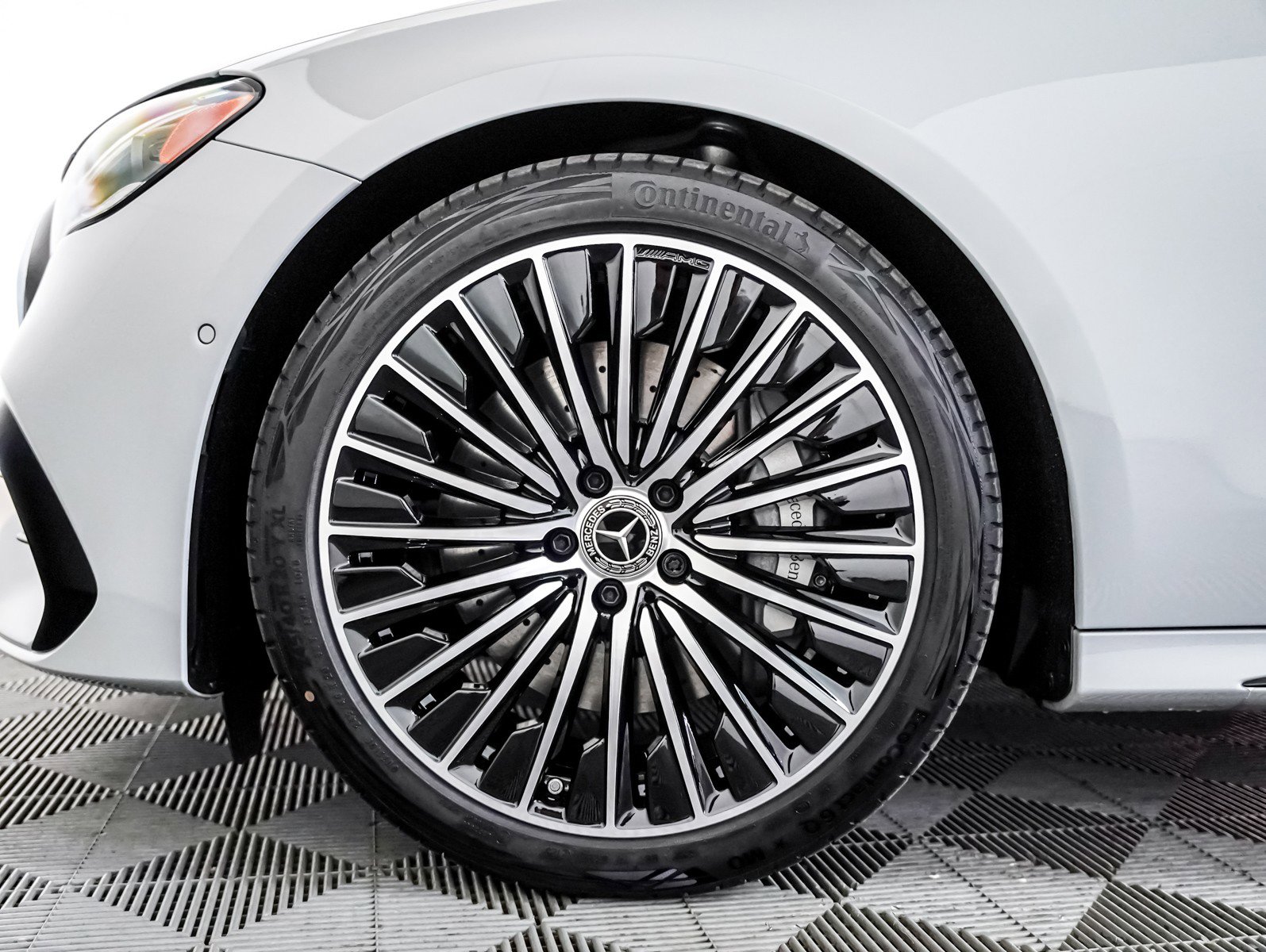 New 2026 Mercedes-Benz E 450 4MATIC Sedan image 6