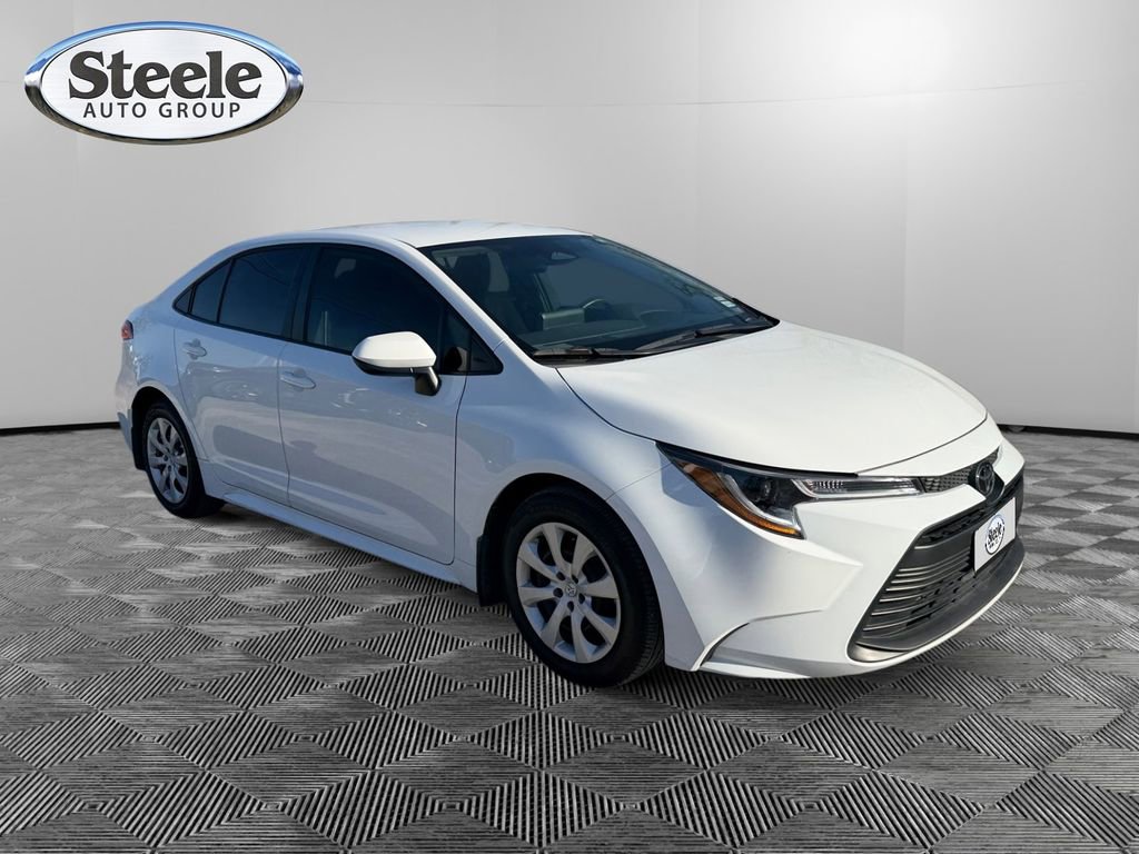 Used 2024 Toyota Corolla LE image 7