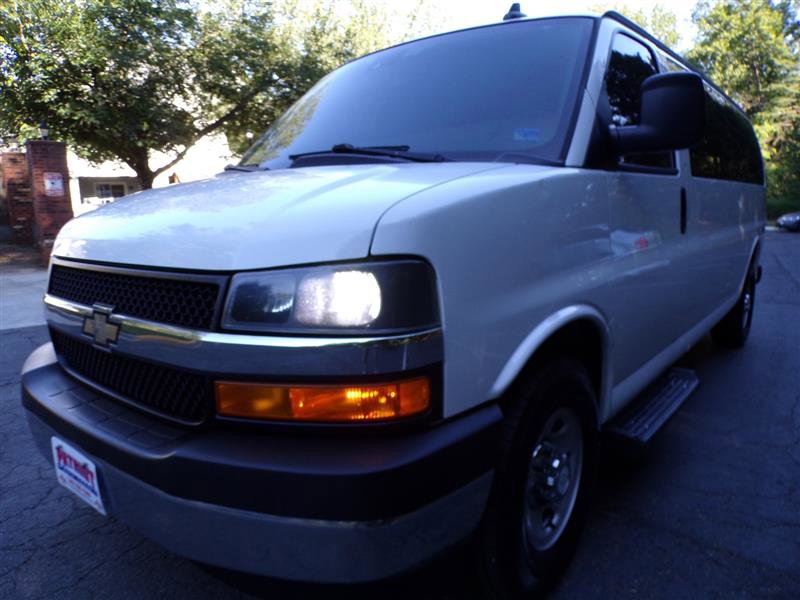 Used 2019 Chevrolet Express 3500 LT w/ LT Preferred Equipment Group RWD image 3