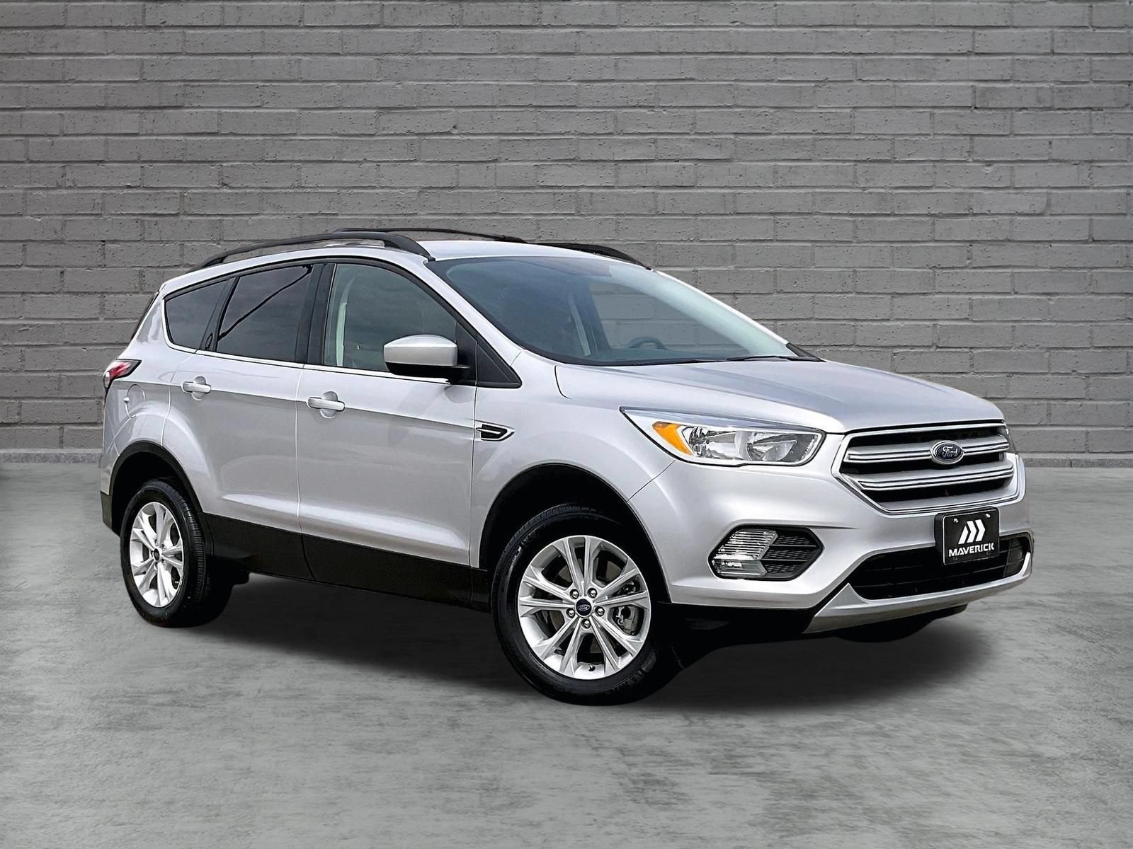 Used 2018 Ford Escape SE w/ SE Sync 3 Package AWD/4WD image 1