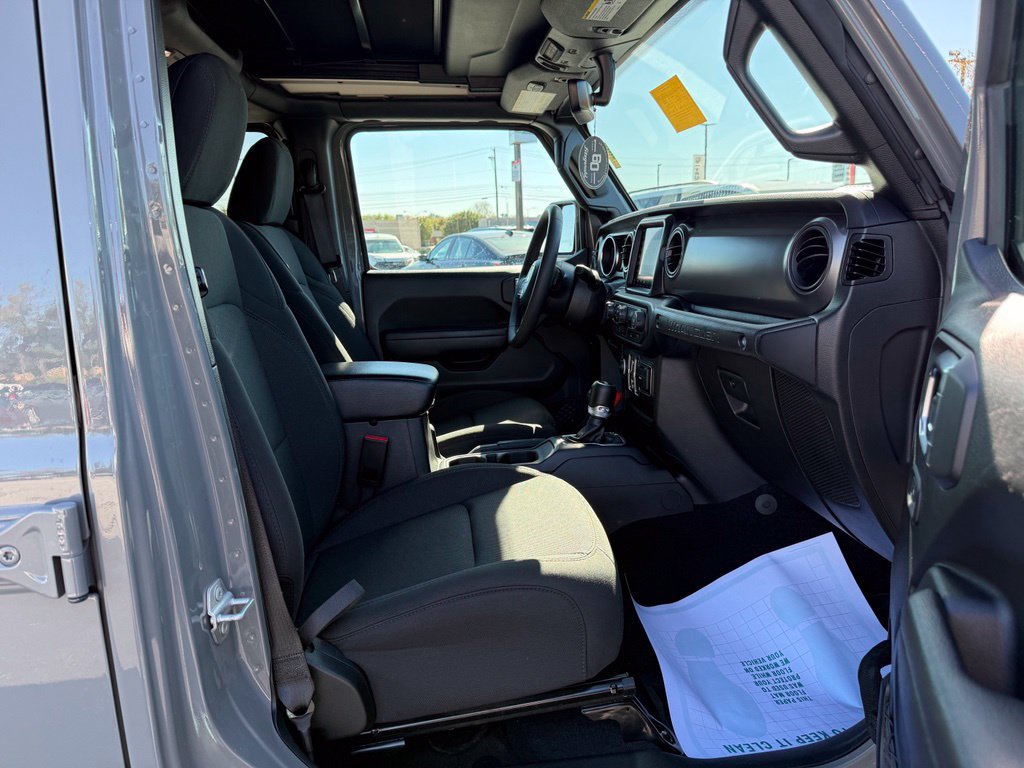 Used 2023 Jeep Wrangler Unlimited w/ Sun & Screen Package AWD/4WD image 20