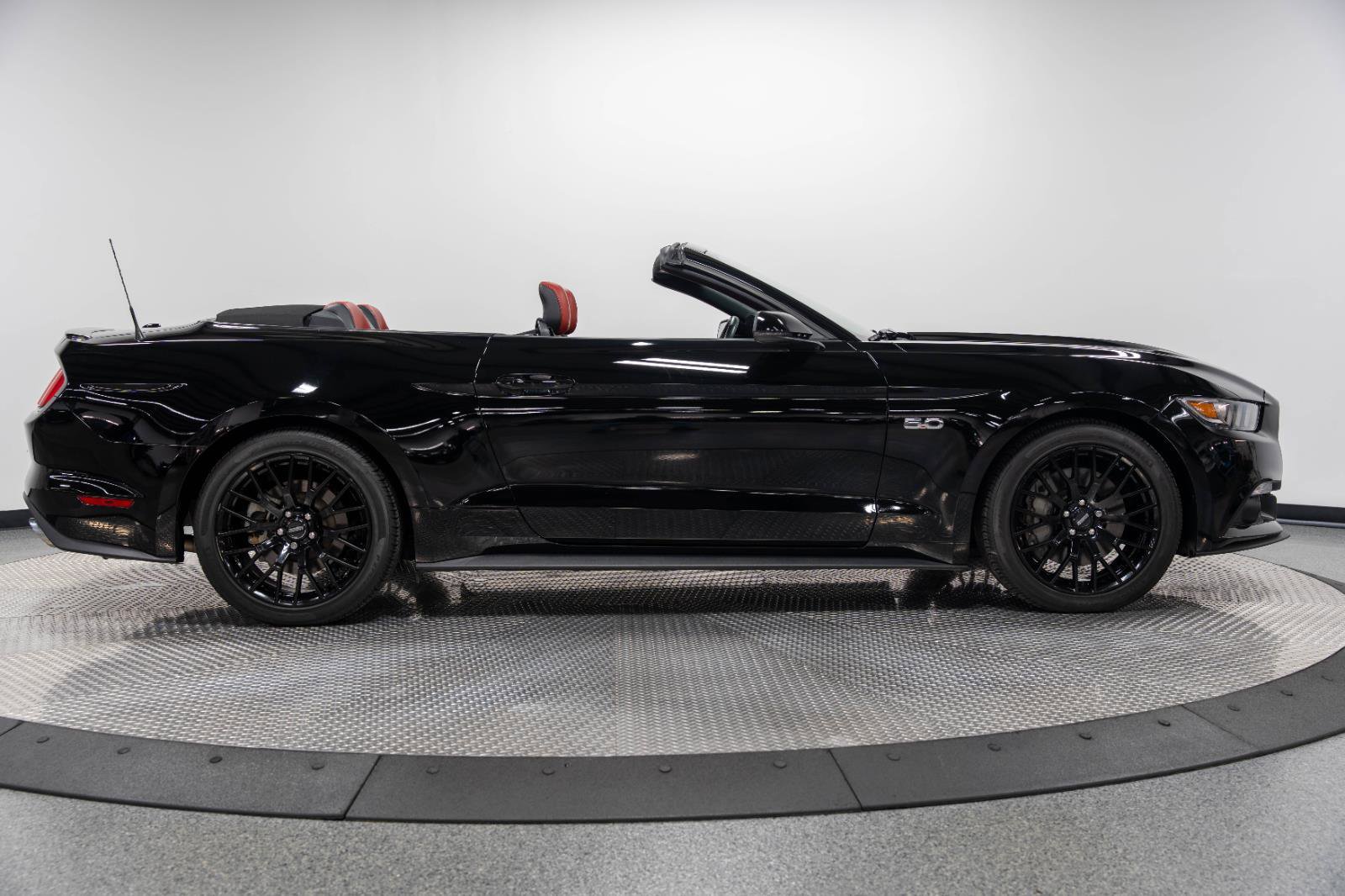 Used 2015 Ford Mustang GT Premium w/ Equipment Group 401A image 9