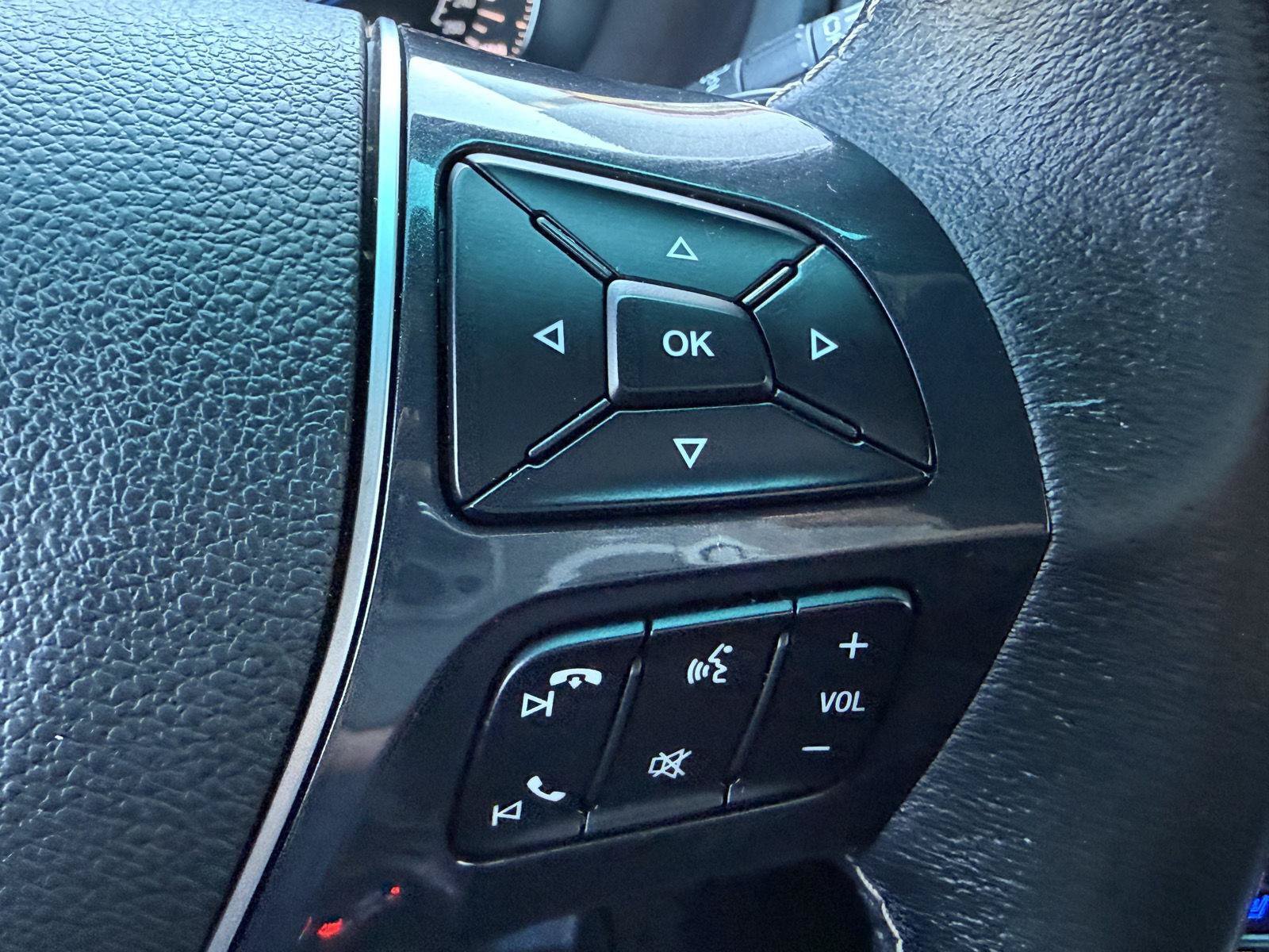 Used 2017 Ford Explorer Platinum AWD/4WD image 32