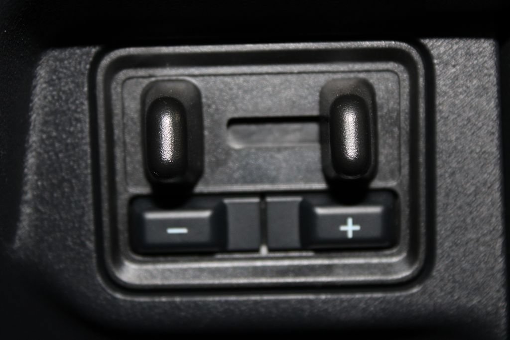 Used 2025 Ford Expedition Active RWD image 43