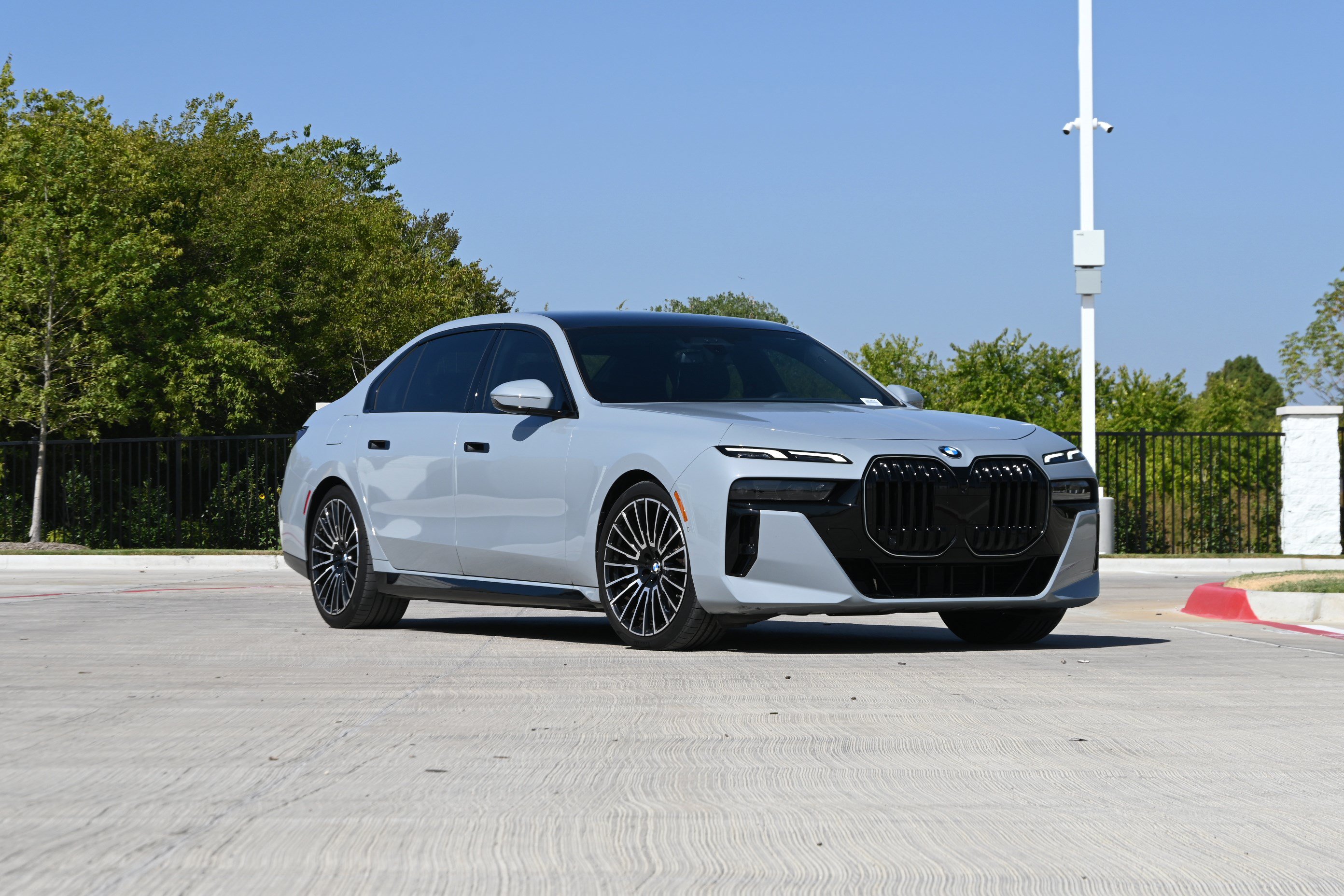 Certified 2024 BMW 740i RWD image 2
