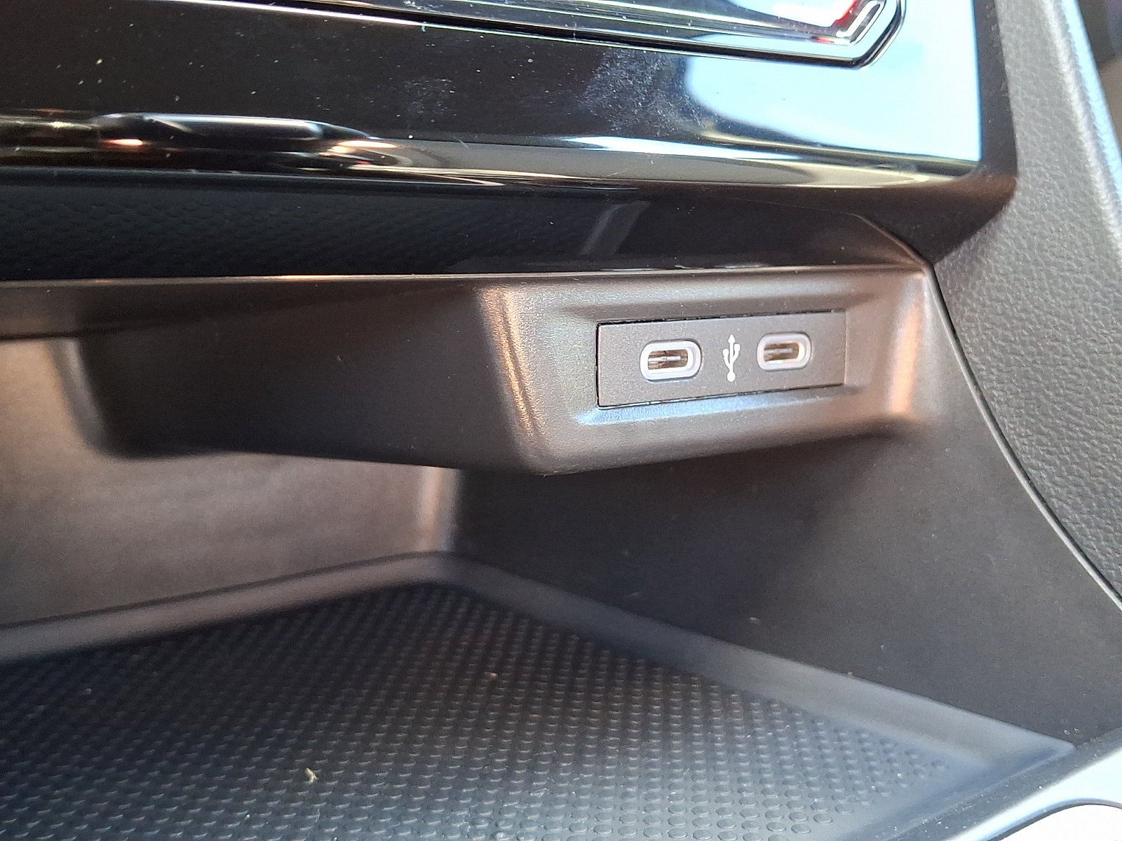 Certified 2025 Volkswagen Jetta Sport FWD image 23