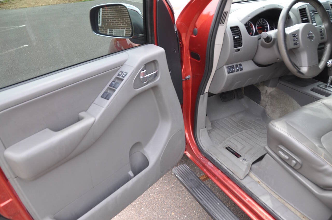 Used 2014 Nissan Frontier SL w/ SL Moonroof Package AWD/4WD image 22