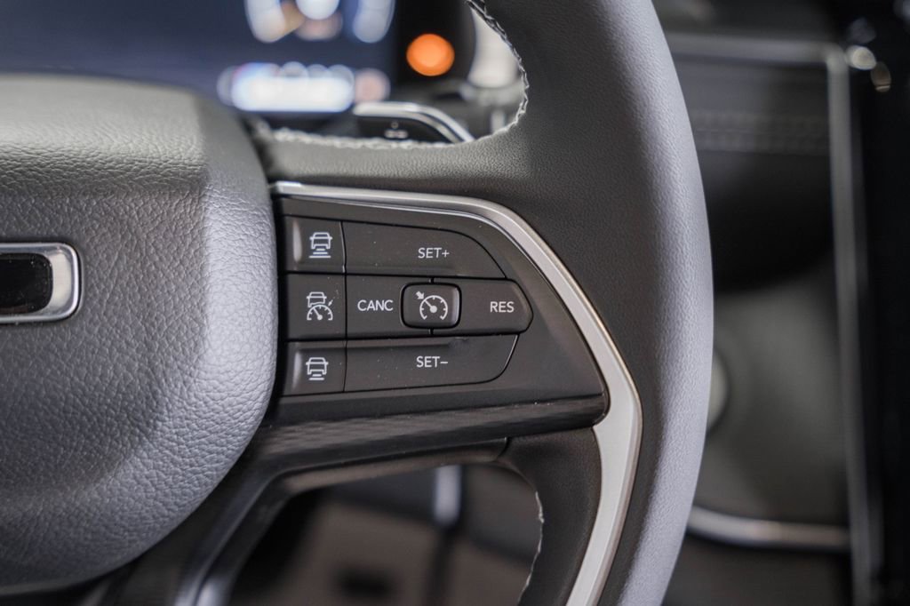 New 2025 Jeep Grand Cherokee Altitude image 25